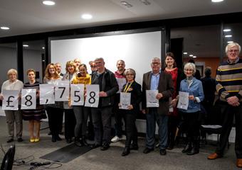 Beachy Head Marathon charity cheque presentation group photo
